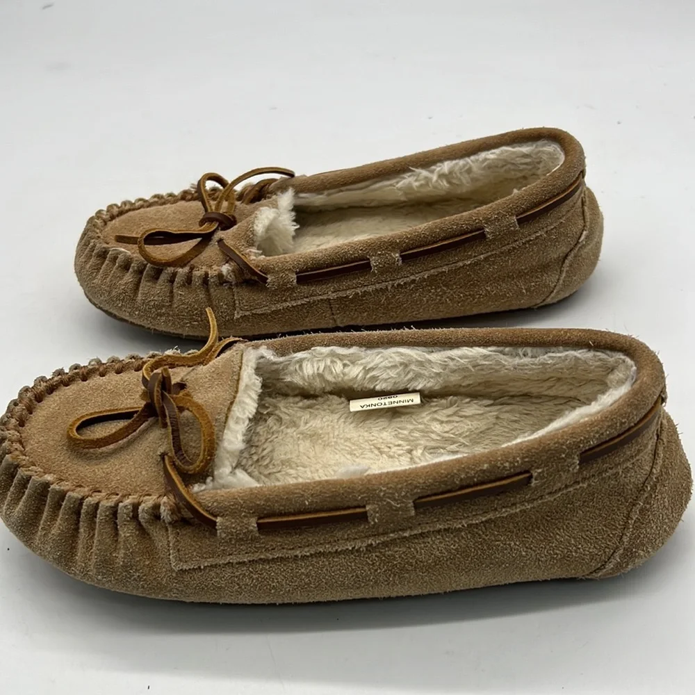 Minnetonka Camel Color Childs Moccasins size 3